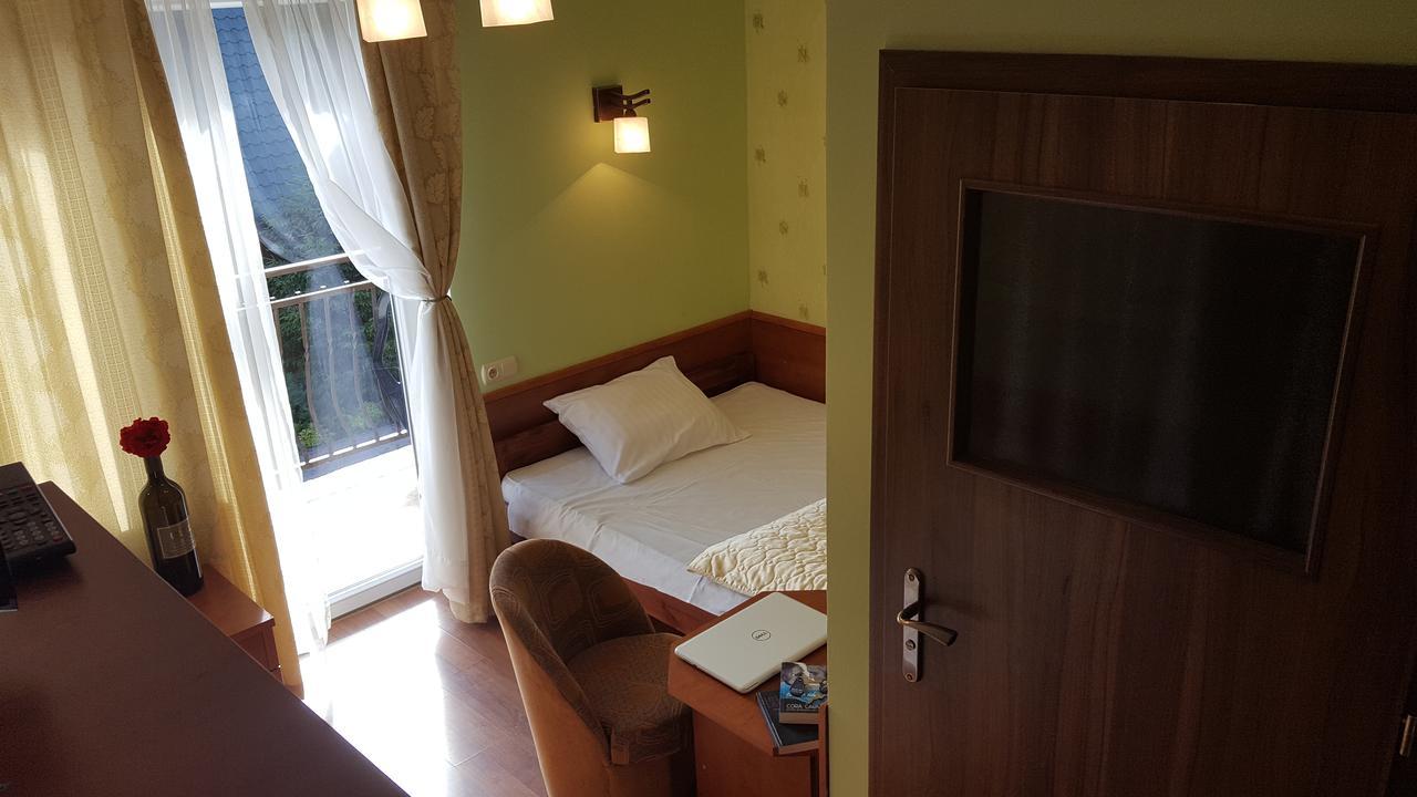 Gosciniec Kukle Bed & Breakfast Exterior photo
